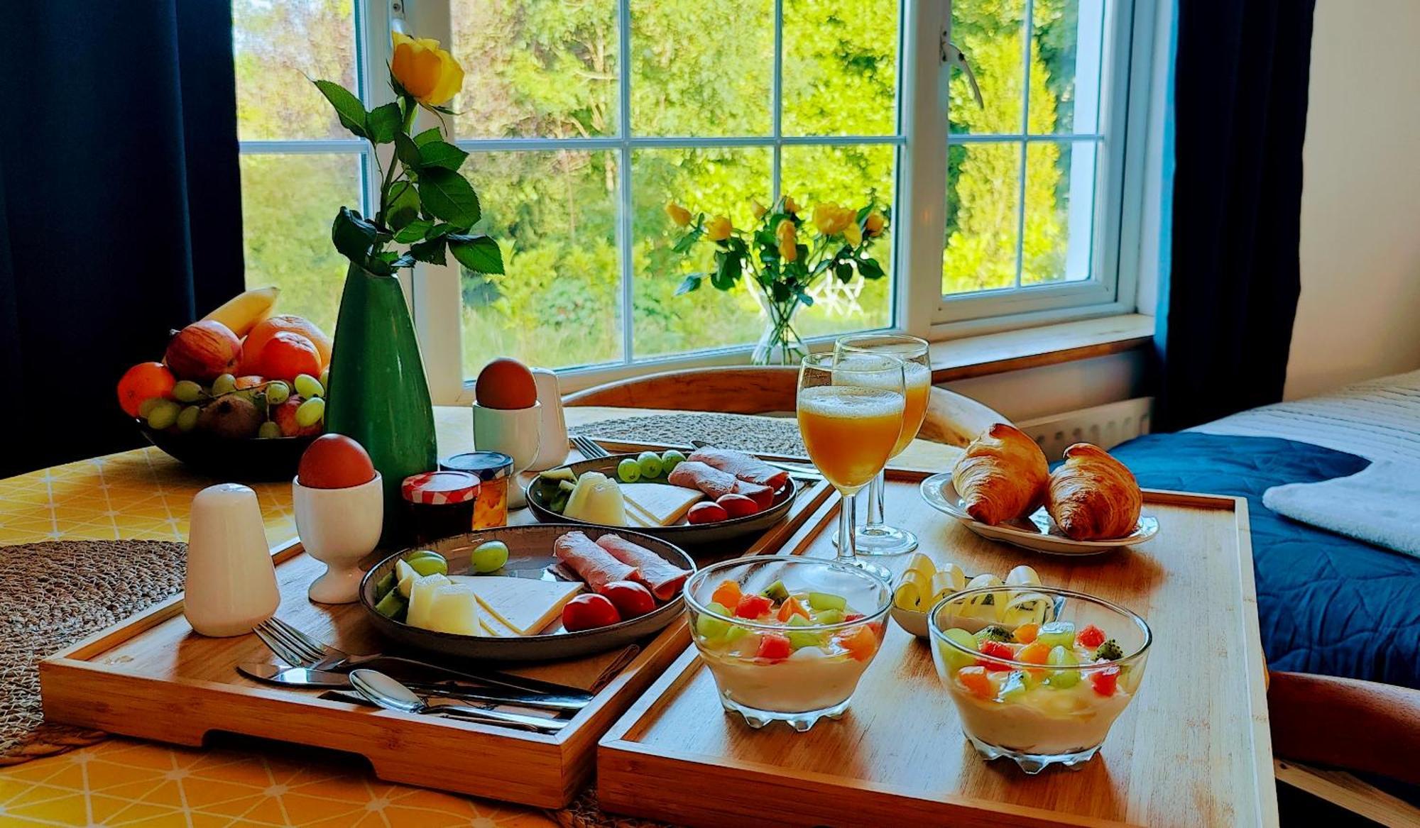 Отель Happy Hill Йол Экстерьер фото